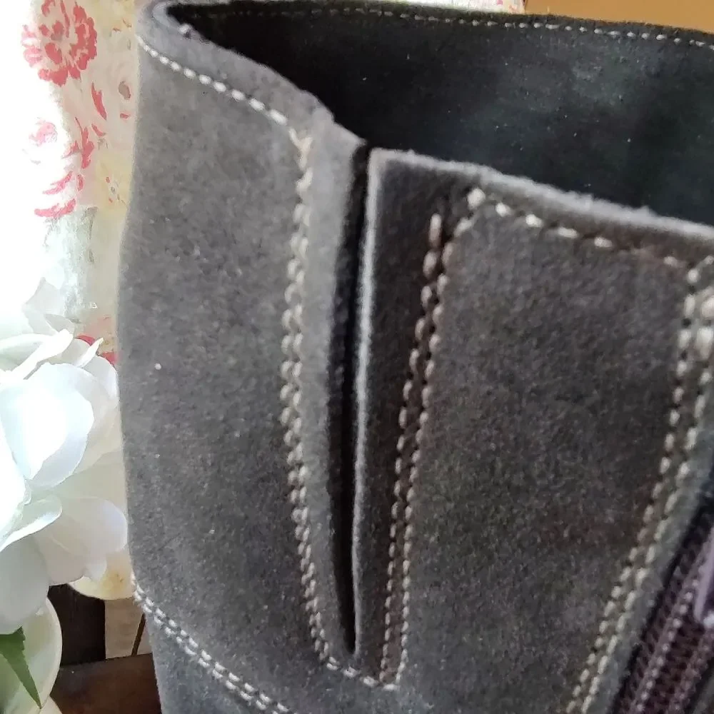 La Canadienne Highest Quality Brown Suede Riding Boots Size 5 Waterproof Comfort